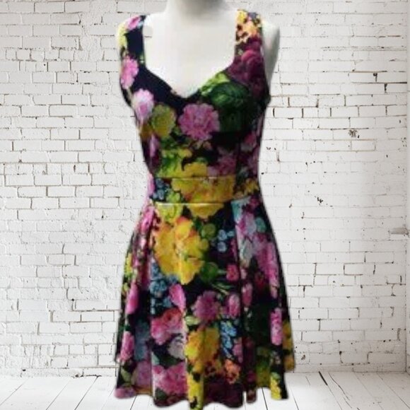 Windsor Floral Lace Back Dress - Picture 1 of 9